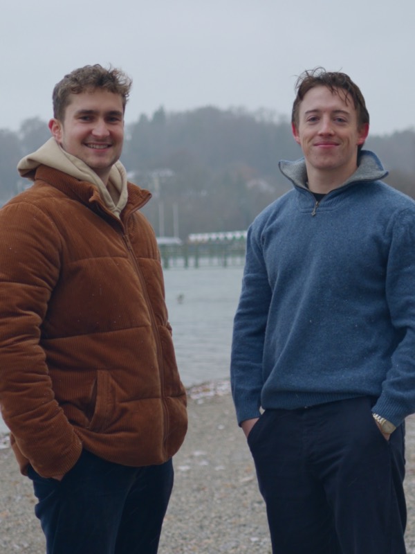 Leon und Dominic, die Gründer von W3BSTAR, am Starnberger See